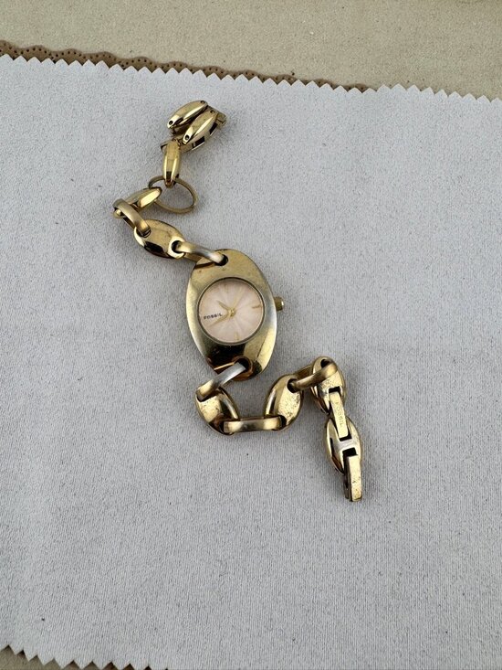 Vintage Fossil Women’s Mariners Link Gold all Stainless steel Watch